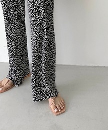 CANAL JEAN | via j(ヴィアジェイ) レオパードプリーツパンツ(その他パンツ)
