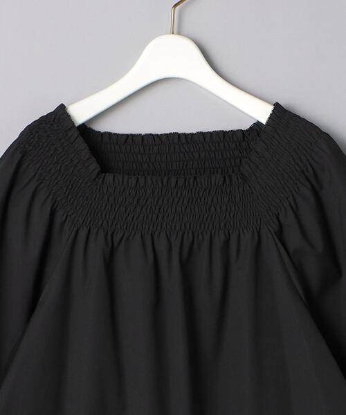 UNITED ARROWS（ユナイテッドアローズ）の「UWCC シャーリング オフショルダー ブラウス◆（シャツ/ブラウス・レディース・ブラック/ホワイト・FREE）」の4枚目の写真