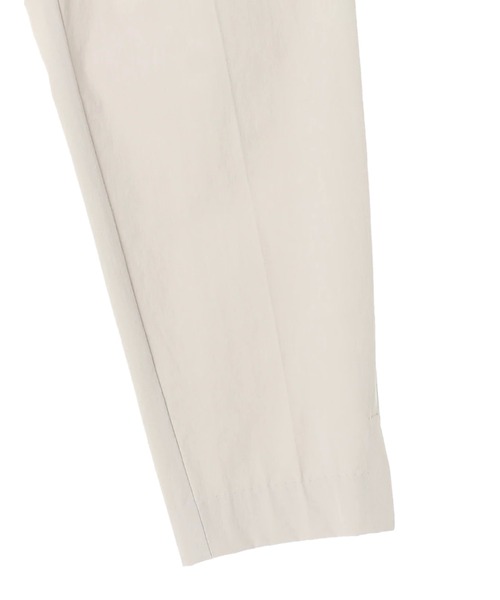 YECCA VECCA（イェッカヴェッカ）の「P.2wayストレッチタックパンツ　＊（その他パンツ・レディース・ライトブルー/グリーン/グレイッシュベージュ/ダークネイビー・SMALL/MEDIUM）」の11枚目の写真