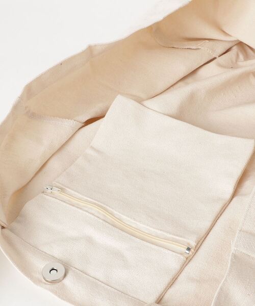 SFW（エスエフダブリュー）の「トート⇔ショルダー ホワイトビッグバッグ（トートバッグ・レディース・A・FREE）」の4枚目の写真