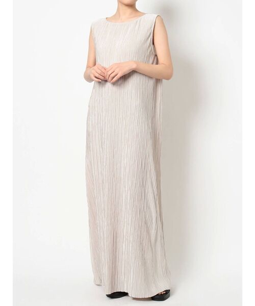 MURUA（ムルーア）の「シャイニープリーツマキシワンピース（ワンピース・レディース・アイボリー/グレー/モカ・FREE）」の8枚目の写真