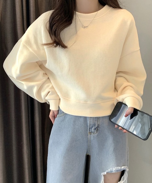 DAY CLOSET(デイ クローゼット)の「【程良く華奢魅せできるクロップド丈】やわらか長袖ラウンドネックスウェットプルオーバー レディース(スウェット・レディース・ブルー/イエロー/アイボリー/ブラック・ONE SIZE)」の6枚目の写真
