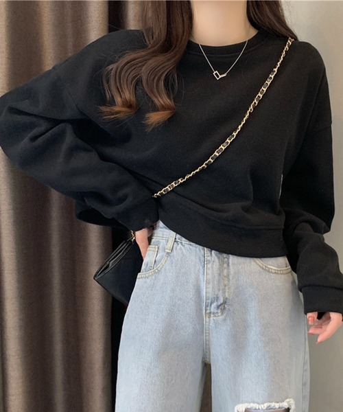 DAY CLOSET(デイ クローゼット)の「【程良く華奢魅せできるクロップド丈】やわらか長袖ラウンドネックスウェットプルオーバー レディース(スウェット・レディース・ブルー/イエロー/アイボリー/ブラック・ONE SIZE)」の7枚目の写真