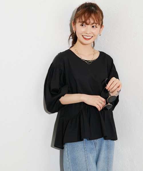 prose verse(プロズヴェール)の「アシンメトリー裾フレアブラウス(シャツ/ブラウス・レディース・ブラック/オフホワイト/ブラウン/ベージュ・フリ-)」の6枚目の写真