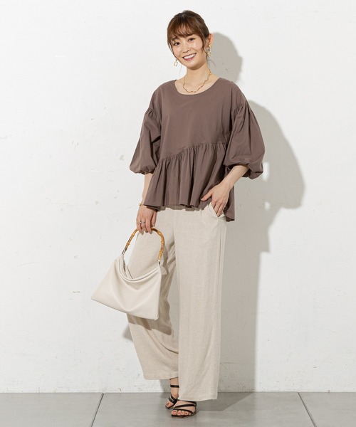 prose verse(プロズヴェール)の「アシンメトリー裾フレアブラウス(シャツ/ブラウス・レディース・ブラック/オフホワイト/ブラウン/ベージュ・フリ-)」の9枚目の写真