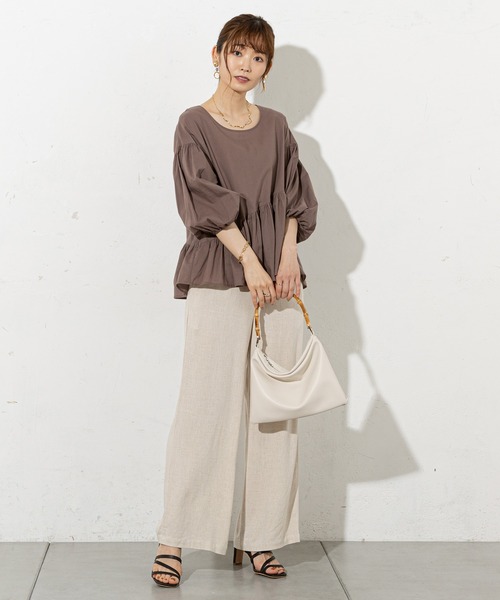 prose verse(プロズヴェール)の「アシンメトリー裾フレアブラウス(シャツ/ブラウス・レディース・ブラック/オフホワイト/ブラウン/ベージュ・フリ-)」の18枚目の写真