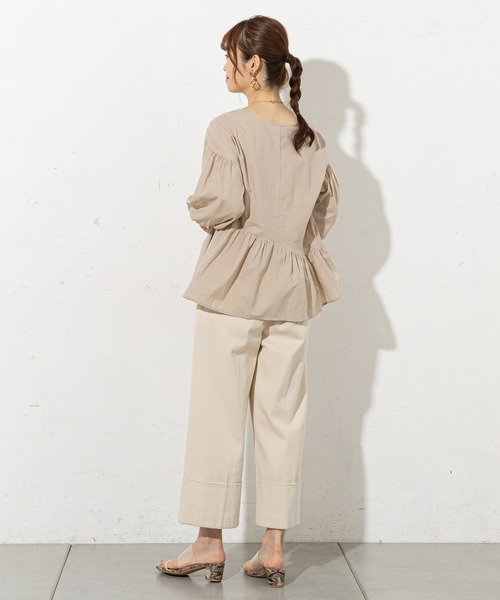 prose verse(プロズヴェール)の「アシンメトリー裾フレアブラウス(シャツ/ブラウス・レディース・ブラック/オフホワイト/ブラウン/ベージュ・フリ-)」の11枚目の写真