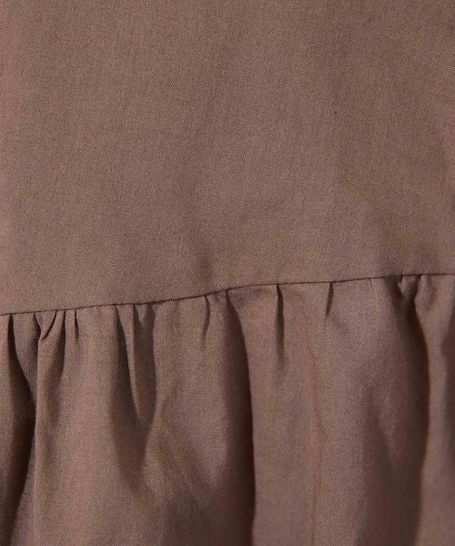 prose verse(プロズヴェール)の「アシンメトリー裾フレアブラウス(シャツ/ブラウス・レディース・ブラック/オフホワイト/ブラウン/ベージュ・フリ-)」の22枚目の写真