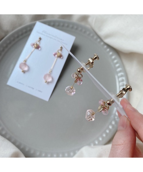 tone(トーン)の「【Favorina】fruit drop petal ピアス(MA)(ピアス(両耳用)・レディース・グリーン系その他/イエロー系その他/ピンク系その他2/ピンク系その他/レッド系その他・FREE)」の13枚目の写真