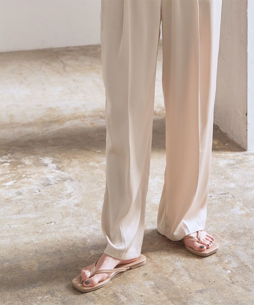 titivate(ティティベイト)の「センタープレスサテンワイドパンツ(その他パンツ・レディース・イエロー/オレンジ/ライトグリーン/ライトベージュ・S/M/L)」の15枚目の写真