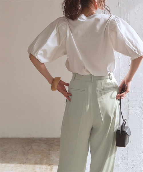 titivate(ティティベイト)の「センタープレスサテンワイドパンツ(その他パンツ・レディース・イエロー/オレンジ/ライトグリーン/ライトベージュ・S/M/L)」の5枚目の写真