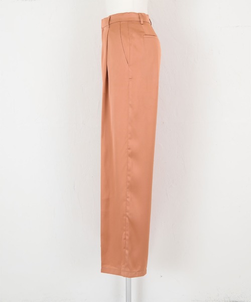 titivate(ティティベイト)の「センタープレスサテンワイドパンツ(その他パンツ・レディース・イエロー/オレンジ/ライトグリーン/ライトベージュ・S/M/L)」の22枚目の写真