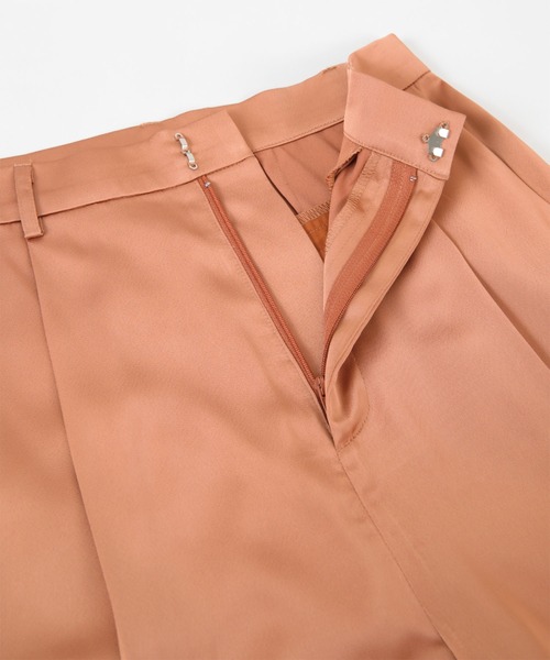 titivate(ティティベイト)の「センタープレスサテンワイドパンツ(その他パンツ・レディース・イエロー/オレンジ/ライトグリーン/ライトベージュ・S/M/L)」の20枚目の写真