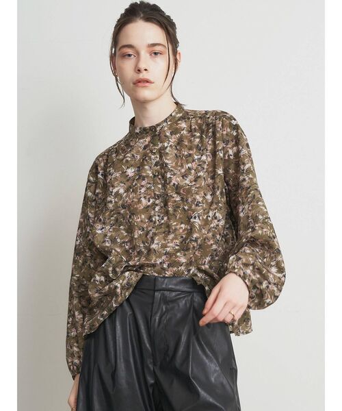 ELENDEEK（エレンディーク）の「フラワープリントボイルブラウス（シャツ/ブラウス・レディース・ベージュ/カーキ・FREE）」の8枚目の写真