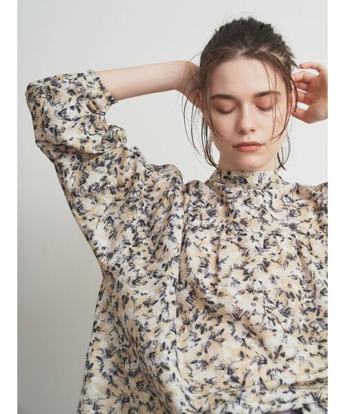 ELENDEEK（エレンディーク）の「フラワープリントボイルブラウス（シャツ/ブラウス・レディース・ベージュ/カーキ・FREE）」の16枚目の写真