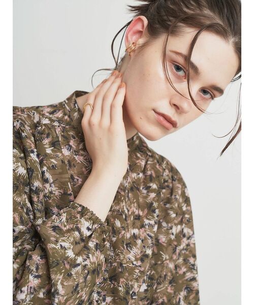 ELENDEEK（エレンディーク）の「フラワープリントボイルブラウス（シャツ/ブラウス・レディース・ベージュ/カーキ・FREE）」の18枚目の写真