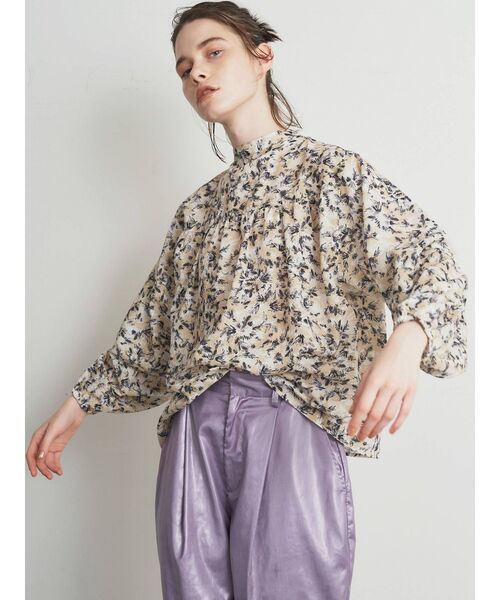 ELENDEEK（エレンディーク）の「フラワープリントボイルブラウス（シャツ/ブラウス・レディース・ベージュ/カーキ・FREE）」の6枚目の写真