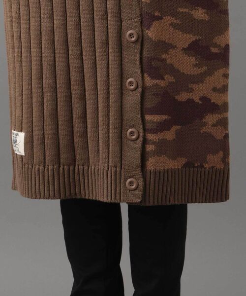 AVIREX（アヴィレックス）の「タートルボタンニットワンピース/ TURTLE BUTTON KNIT ONEPIECE（ワンピース・レディース・チャコールグレー/モカ/オレンジ・SMALL/MEDIUM）」の15枚目の写真