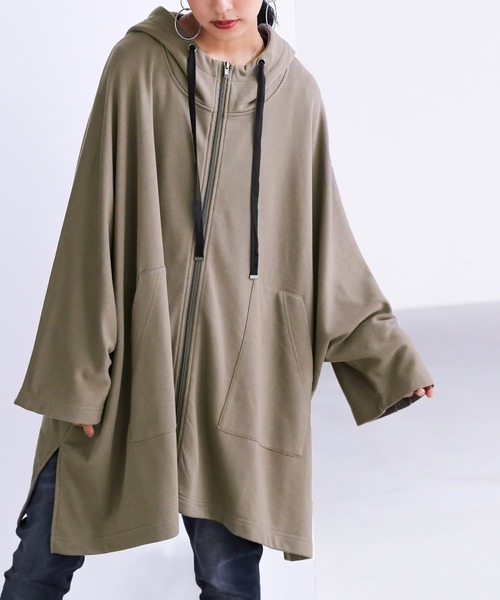 osharewalker（オシャレウォーカー）の「【廃盤】『ポンチョデザインパーカー』（パーカー・レディース・グレイッシュベージュ/ブラック・FREE）」の3枚目の写真