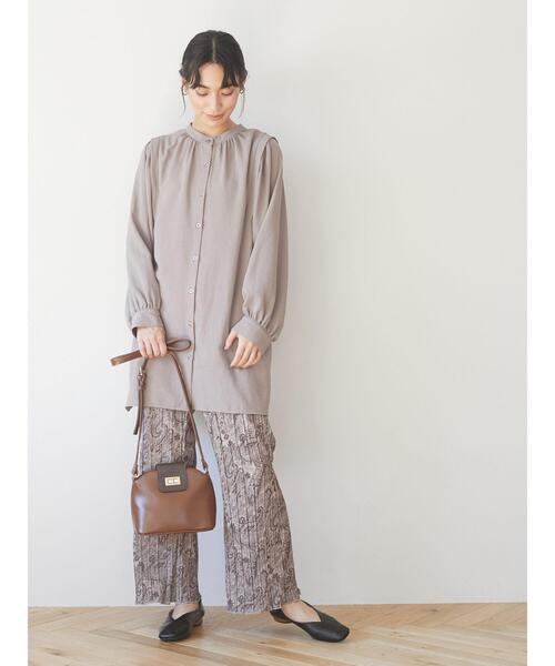 Green　Parks（グリーンパークス）の「・novem 9 2wayショルダータックチュニック＊（シャツ/ブラウス・レディース・ブラック/アイボリー/モカ・FREE）」の10枚目の写真