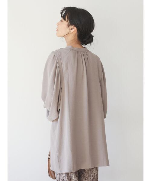 Green　Parks（グリーンパークス）の「・novem 9 2wayショルダータックチュニック＊（シャツ/ブラウス・レディース・ブラック/アイボリー/モカ・FREE）」の12枚目の写真