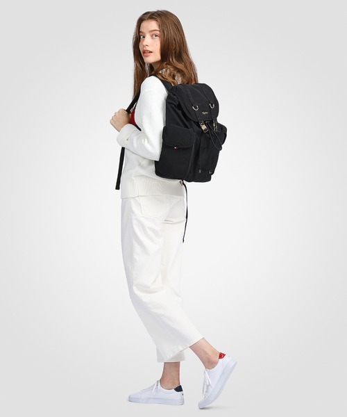TOMMY HILFIGER（トミーヒルフィガー）の「メタルシグネチャーロゴ
