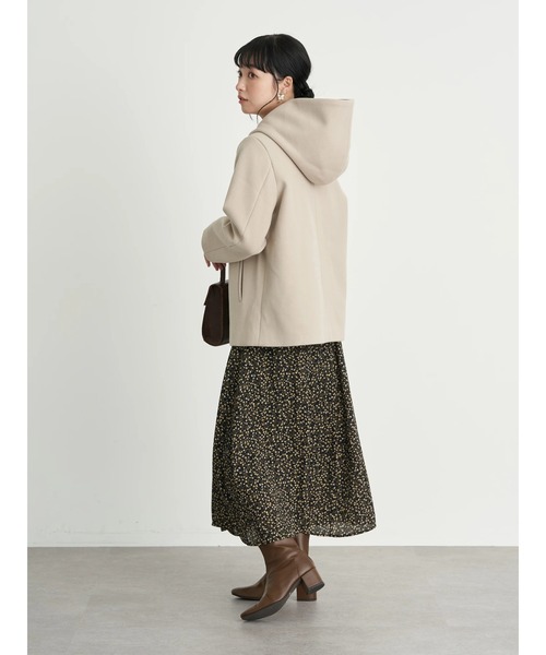 earth music&ecology(アースミュージックアンドエコロジー)の「フードショートコート *(その他アウター・レディース・ブラック/ライトベージュ/サックスブルー・M/L)」の19枚目の写真