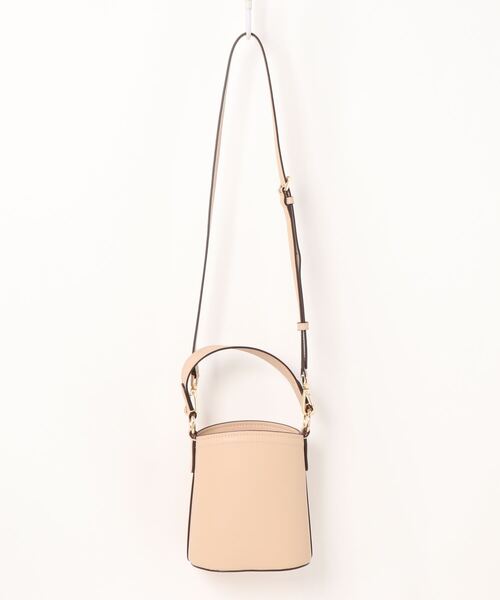 MICHAEL KORS（マイケルコース）の「AIDY バケット クロスボディ スモール（ショルダーバッグ・レディース・ベージュ系・FREE）」の4枚目の写真