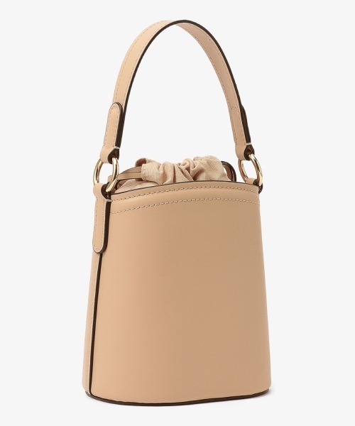 MICHAEL KORS（マイケルコース）の「AIDY バケット クロスボディ スモール（ショルダーバッグ・レディース・ベージュ系・FREE）」の7枚目の写真