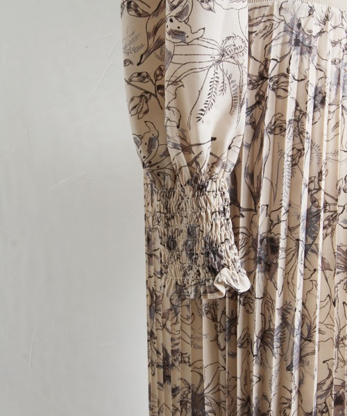 tocco closet（トッコ　クローゼット）の「ウエストリブ切り替えシャーリングフラワープリントプリーツワンピース（ワンピース・レディース・ピンク系その他/ベージュ/ブラック・M）」の16枚目の写真