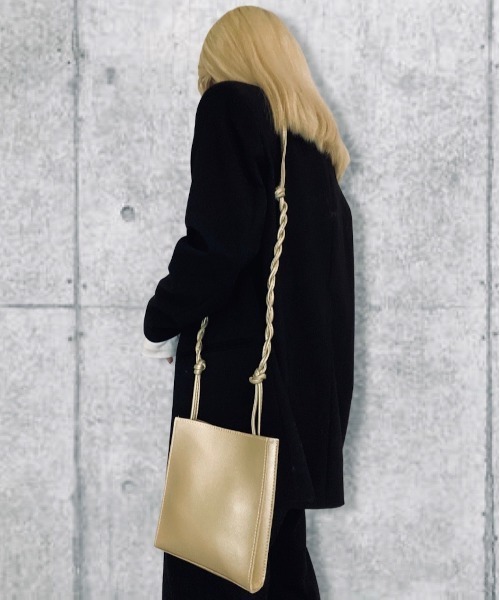 blatto（ブラット）の「【blatto】シンセティックレザー  スクエアミニショルダーバッグ/oku-bag1-15（ショルダーバッグ・レディース・ホワイト/ブラック/イエロー/グリーン/黄緑系/ネイビー/ターコイズブルー/ゴールド/シルバー/ワインレッド・FREE）」の10枚目の写真