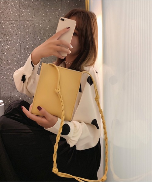 blatto（ブラット）の「【blatto】シンセティックレザー  スクエアミニショルダーバッグ/oku-bag1-15（ショルダーバッグ・レディース・ホワイト/ブラック/イエロー/グリーン/黄緑系/ネイビー/ターコイズブルー/ゴールド/シルバー/ワインレッド・FREE）」の7枚目の写真