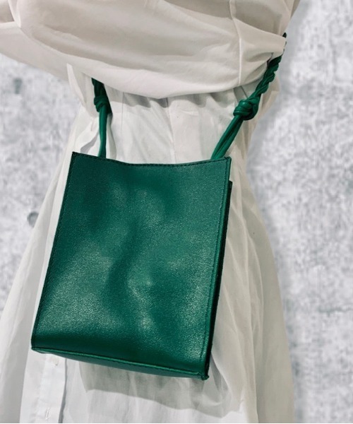 blatto（ブラット）の「【blatto】シンセティックレザー  スクエアミニショルダーバッグ/oku-bag1-15（ショルダーバッグ・レディース・ホワイト/ブラック/イエロー/グリーン/黄緑系/ネイビー/ターコイズブルー/ゴールド/シルバー/ワインレッド・FREE）」の3枚目の写真