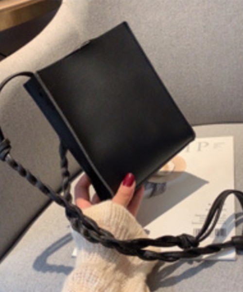 blatto（ブラット）の「【blatto】シンセティックレザー  スクエアミニショルダーバッグ/oku-bag1-15（ショルダーバッグ・レディース・ホワイト/ブラック/イエロー/グリーン/黄緑系/ネイビー/ターコイズブルー/ゴールド/シルバー/ワインレッド・FREE）」の12枚目の写真