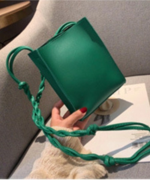 blatto（ブラット）の「【blatto】シンセティックレザー  スクエアミニショルダーバッグ/oku-bag1-15（ショルダーバッグ・レディース・ホワイト/ブラック/イエロー/グリーン/黄緑系/ネイビー/ターコイズブルー/ゴールド/シルバー/ワインレッド・FREE）」の13枚目の写真