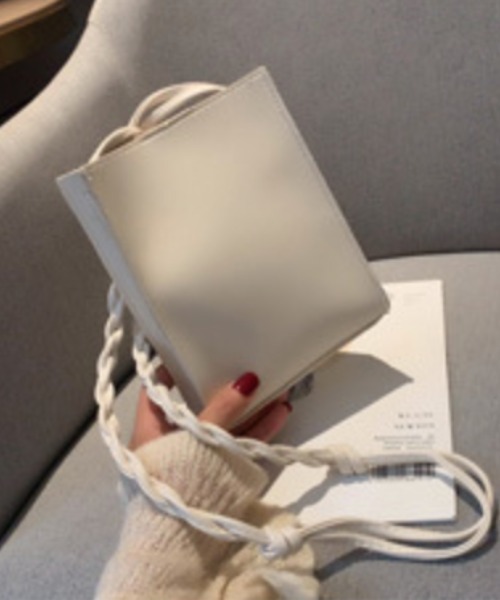 blatto（ブラット）の「【blatto】シンセティックレザー  スクエアミニショルダーバッグ/oku-bag1-15（ショルダーバッグ・レディース・ホワイト/ブラック/イエロー/グリーン/黄緑系/ネイビー/ターコイズブルー/ゴールド/シルバー/ワインレッド・FREE）」の14枚目の写真