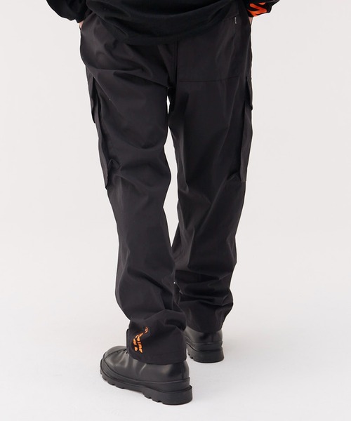Not So Ape(ノットソーエイプ)の「アンクルロゴ カーゴパンツ(カーゴパンツ・メンズ・ブラック・MEDIUM)」の2枚目の写真