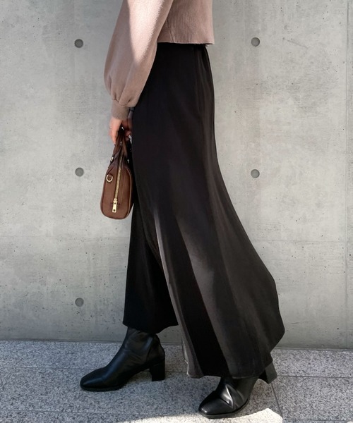 archives（アルシーヴ）の「サテンマーメイドスカート（スカート・レディース・パープル/ブラック/グリーン/イエロー/アイボリー・MEDIUM）」の3枚目の写真