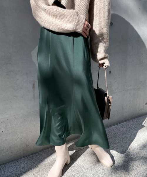 archives（アルシーヴ）の「サテンマーメイドスカート（スカート・レディース・パープル/ブラック/グリーン/イエロー/アイボリー・MEDIUM）」の18枚目の写真