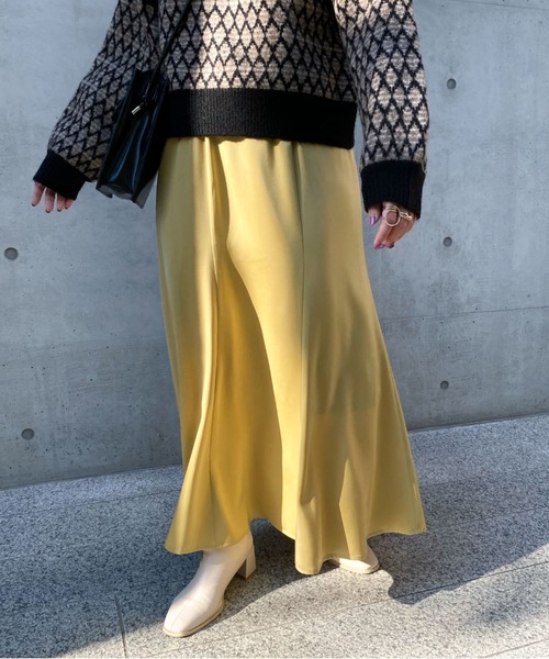 archives（アルシーヴ）の「サテンマーメイドスカート（スカート・レディース・パープル/ブラック/グリーン/イエロー/アイボリー・MEDIUM）」の13枚目の写真