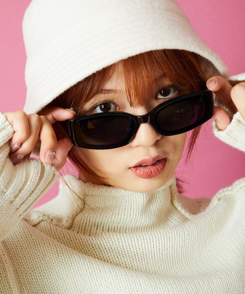 MEMENTISM（メメントイズム）の「ユニセックスデザイン カラーレンズサングラス 伊達メガネ（サングラス・レディース・Y/その他9/U/C/その他14/その他8/その他2/T/P/A/その他17/その他7/その他3/J/S/その他15/その他12/その他1/その他4/X/M/B/その他18/G/その他16/その他11/その他5/D/その他10/その他13/V/F/E/R/Z/N/H/Q/O/W/その他6/K/L/I/その他33/ブラック系1/ブラック系3/グレー系1/ブラウン系4/グリーン系2/その他34/その他35/ブルー系1/その他19/その他22/その他24/その他31/その他26/ブラウン系1/ブラウン系2/ブラック系4/ブラウン系3/ブラウン系5/グリーン系1/パープル系1/その他20/その他23/その他30/その他32/ブラック系2/その他25/その他21/パープル系2/ブラウン系7/ブラック系6/ブルー系2/ブラック系5/ブルー系3/ブラウン系6/その他28/その他27/その他29/ブルー系4/ブラウン系9/ブラウン系8/ピンク系1/ブラック系7/ブラウン系その他/グレー系3/グレー系2/グリーン系5/ライトブラック/グリーン系4/グリーン系3/ブルー系5/グリーン系6/ブルー系その他/イエロー系1/ピンク系3/グレー系6/ブラック系その他2/ブルー系その他2/ブルー系その他3/グレー系4/パープル系3/レッド系1/レッド系2/レッド系3/ブラック系その他/ブラック系その他3/ブラウン系その他2/ピンク系2/ブラウン系その他3・FREE）」の12枚目の写真