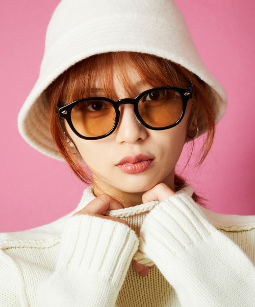 MEMENTISM（メメントイズム）の「ユニセックスデザイン カラーレンズサングラス 伊達メガネ（サングラス・レディース・Y/その他9/U/C/その他14/その他8/その他2/T/P/A/その他17/その他7/その他3/J/S/その他15/その他12/その他1/その他4/X/M/B/その他18/G/その他16/その他11/その他5/D/その他10/その他13/V/F/E/R/Z/N/H/Q/O/W/その他6/K/L/I/その他33/ブラック系1/ブラック系3/グレー系1/ブラウン系4/グリーン系2/その他34/その他35/ブルー系1/その他19/その他22/その他24/その他31/その他26/ブラウン系1/ブラウン系2/ブラック系4/ブラウン系3/ブラウン系5/グリーン系1/パープル系1/その他20/その他23/その他30/その他32/ブラック系2/その他25/その他21/パープル系2/ブラウン系7/ブラック系6/ブルー系2/ブラック系5/ブルー系3/ブラウン系6/その他28/その他27/その他29/ブルー系4/ブラウン系9/ブラウン系8/ピンク系1/ブラック系7/ブラウン系その他/グレー系3/グレー系2/グリーン系5/ライトブラック/グリーン系4/グリーン系3/ブルー系5/グリーン系6/ブルー系その他/イエロー系1/ピンク系3/グレー系6/ブラック系その他2/ブルー系その他2/ブルー系その他3/グレー系4/パープル系3/レッド系1/レッド系2/レッド系3/ブラック系その他/ブラック系その他3/ブラウン系その他2/ピンク系2/ブラウン系その他3・FREE）」の21枚目の写真