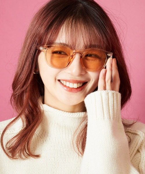 MEMENTISM（メメントイズム）の「ユニセックスデザイン カラーレンズサングラス 伊達メガネ（サングラス・レディース・Y/その他9/U/C/その他14/その他8/その他2/T/P/A/その他17/その他7/その他3/J/S/その他15/その他12/その他1/その他4/X/M/B/その他18/G/その他16/その他11/その他5/D/その他10/その他13/V/F/E/R/Z/N/H/Q/O/W/その他6/K/L/I/その他33/ブラック系1/ブラック系3/グレー系1/ブラウン系4/グリーン系2/その他34/その他35/ブルー系1/その他19/その他22/その他24/その他31/その他26/ブラウン系1/ブラウン系2/ブラック系4/ブラウン系3/ブラウン系5/グリーン系1/パープル系1/その他20/その他23/その他30/その他32/ブラック系2/その他25/その他21/パープル系2/ブラウン系7/ブラック系6/ブルー系2/ブラック系5/ブルー系3/ブラウン系6/その他28/その他27/その他29/ブルー系4/ブラウン系9/ブラウン系8/ピンク系1/ブラック系7/ブラウン系その他/グレー系3/グレー系2/グリーン系5/ライトブラック/グリーン系4/グリーン系3/ブルー系5/グリーン系6/ブルー系その他/イエロー系1/ピンク系3/グレー系6/ブラック系その他2/ブルー系その他2/ブルー系その他3/グレー系4/パープル系3/レッド系1/レッド系2/レッド系3/ブラック系その他/ブラック系その他3/ブラウン系その他2/ピンク系2/ブラウン系その他3・FREE）」の18枚目の写真