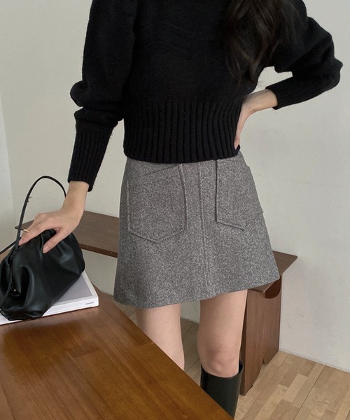 me+em select（ミームセレクト）の「ビックポケットアクセント裏ウェストゴムミニスカート（スカート・レディース・ブラック/ブラウン・FREE）」の2枚目の写真