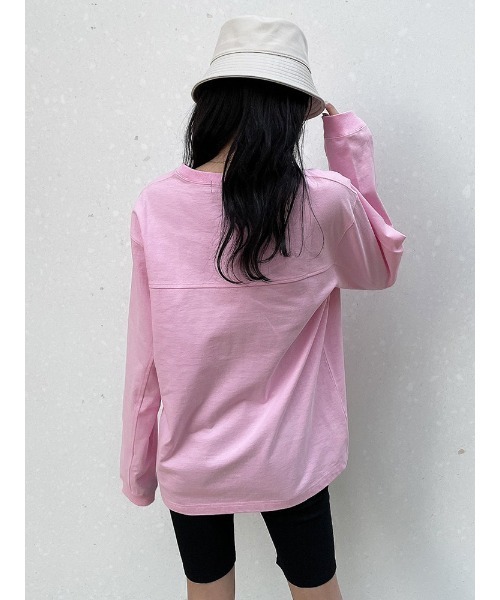 ENVYM（アンビー）の「シンプルロゴロングスリーブＴｅｅ（Tシャツ/カットソー・レディース・ホワイト/ブラック/ピンク・FREE）」の4枚目の写真