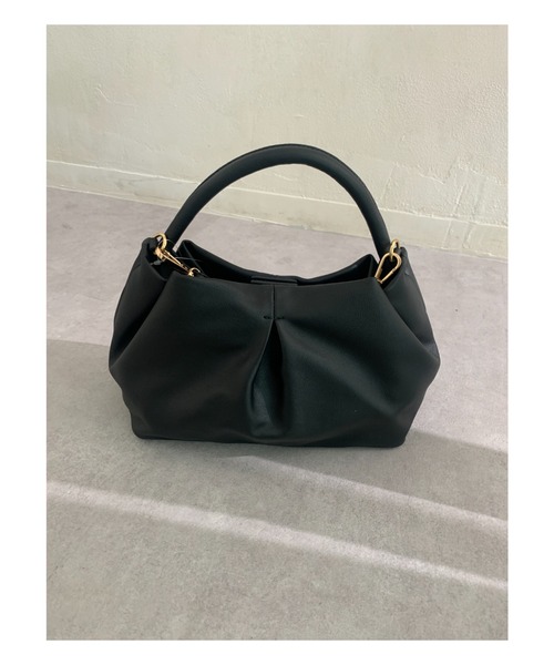 Chez toi(シェトワ)の「センタータックミニショルダーバッグ(ショルダーバッグ・レディース・ブラック/イエロー/グレイッシュベージュ・FREE)」の3枚目の写真