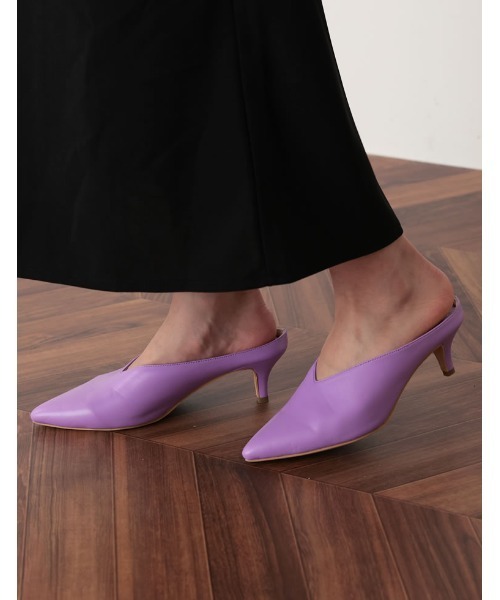 Re:EDIT(リエディ)の「Vカットポインテッドトゥミュールパンプス(パンプス・レディース・ホワイト/ブラック/イエロー/ラベンダー/キャメル・SMALL/MEDIUM/LARGE/X-LARGE/XX-LARGE)」の1枚目の写真