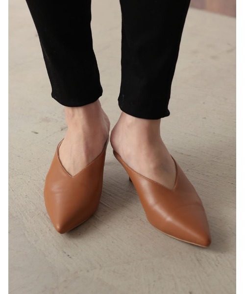 Re:EDIT(リエディ)の「Vカットポインテッドトゥミュールパンプス(パンプス・レディース・ホワイト/ブラック/イエロー/ラベンダー/キャメル・SMALL/MEDIUM/LARGE/X-LARGE/XX-LARGE)」の5枚目の写真