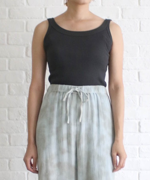 WALANCE（ワランス）の「オーガニックコットンリブタンクトップ/WALANCE（タンクトップ・レディース・ホワイト/アイボリー/サンドベージュ/セージグリーン/スミクロ・FREE）」の4枚目の写真