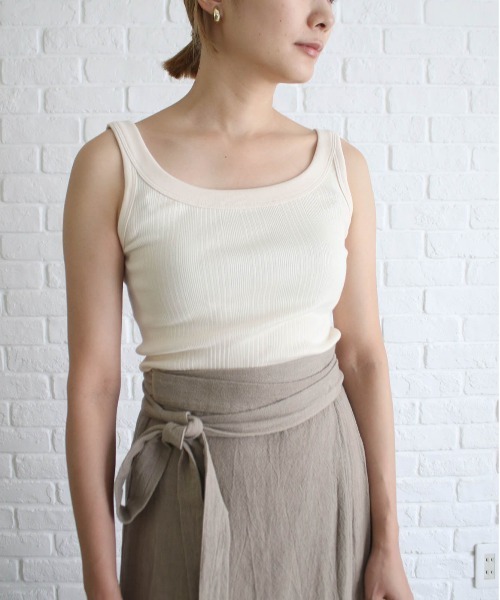 WALANCE（ワランス）の「オーガニックコットンリブタンクトップ/WALANCE（タンクトップ・レディース・ホワイト/アイボリー/サンドベージュ/セージグリーン/スミクロ・FREE）」の3枚目の写真